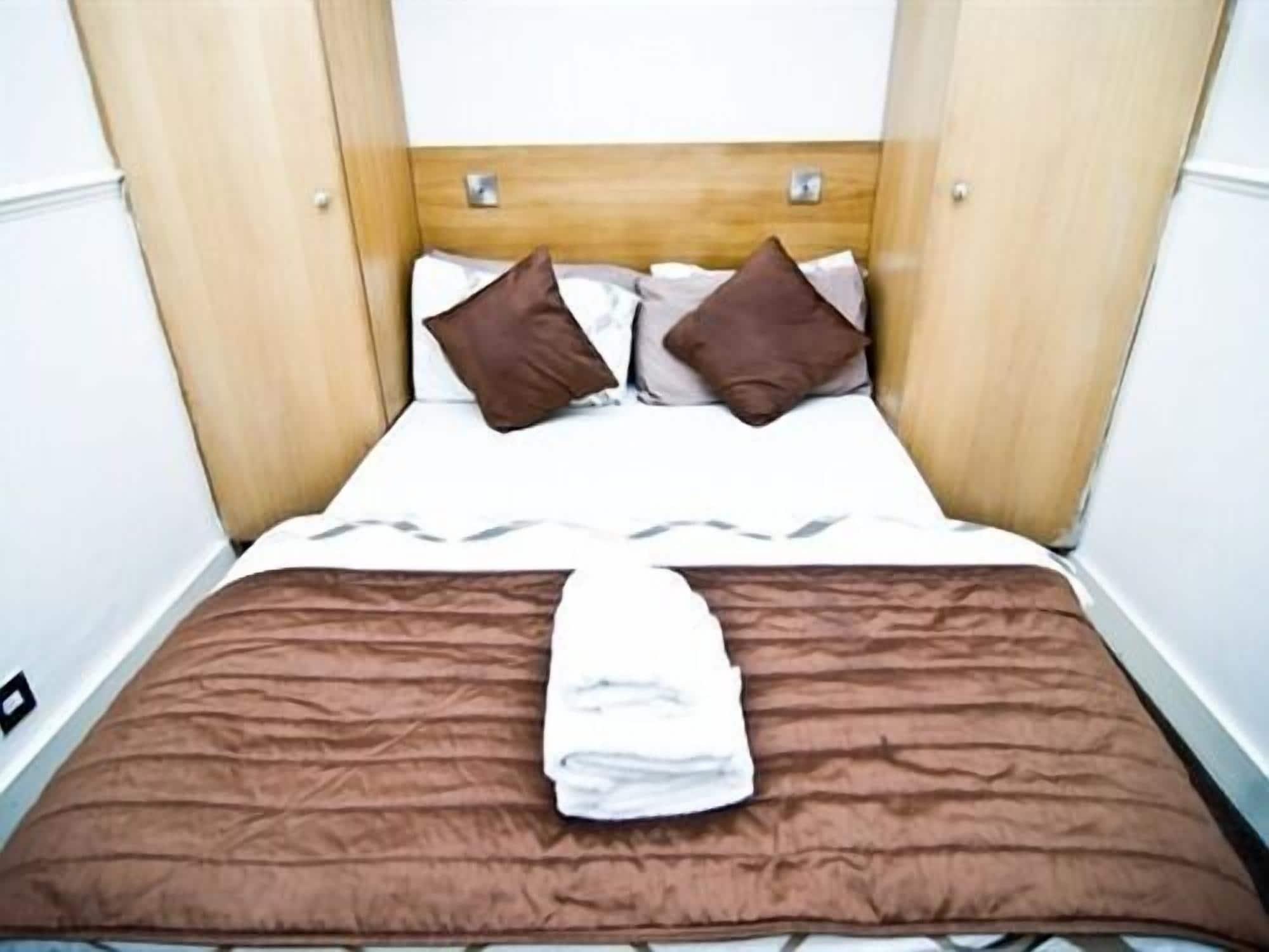 Skylark Guest House Hounslow Exterior photo